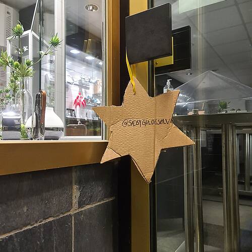 Hverdagsstjerner lyser op i mørket