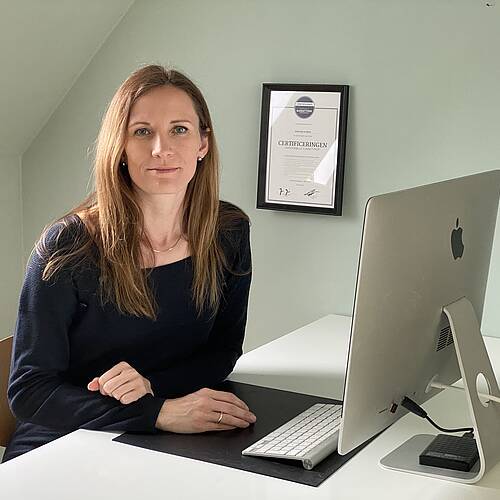 Rikke Stjerne er en af de private rådgivere som gratis hjælper iværksættere godt i gang.