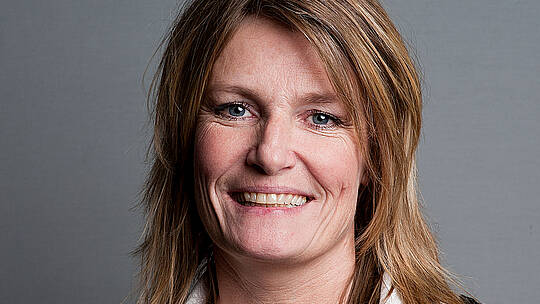 Borgmester Birgit S. Hansen bakker erhvervet op.