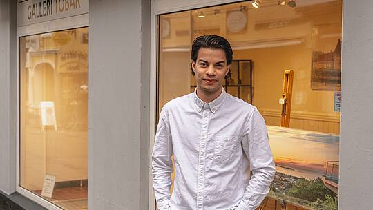 Frederik Tobar Karlsen åbner Galleri Tobar i Sæby